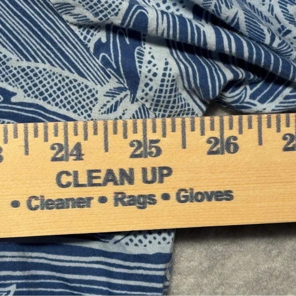 Tori Richard Gray and White Tropical‎ Men's Shirt - Picture 6 of 7